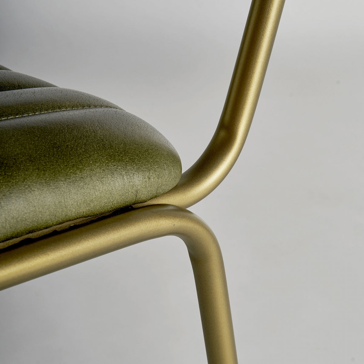 Chaise de salle à manger en cuir vert | Vical Almstock - Image 7