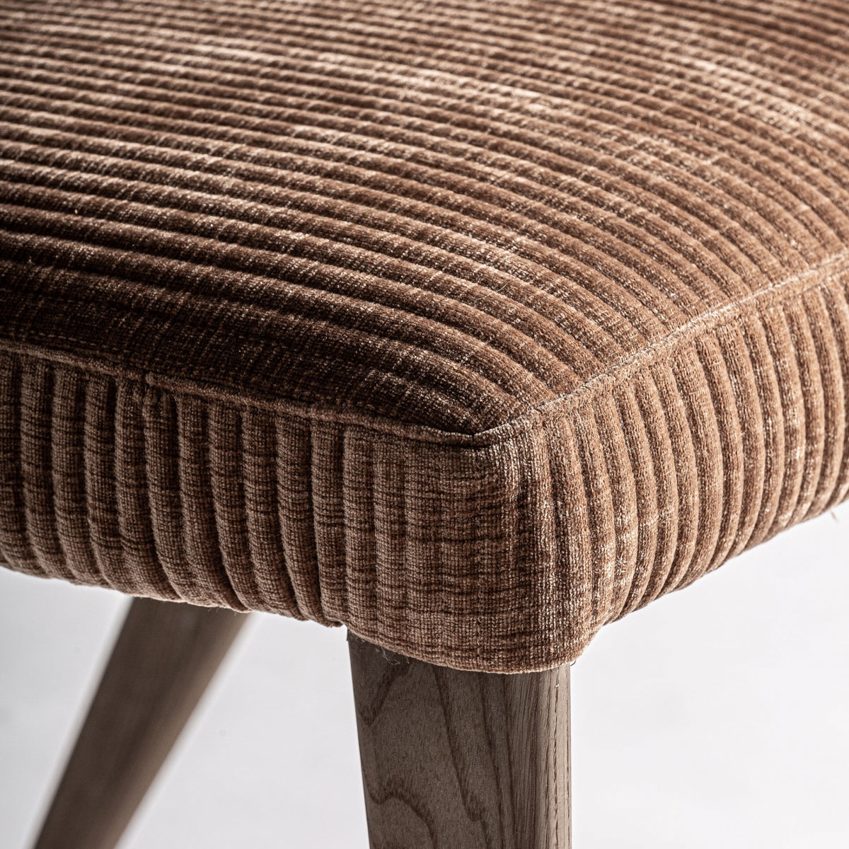Chaise de salle à manger en tissu marron | Vical Kamenz - Image 5