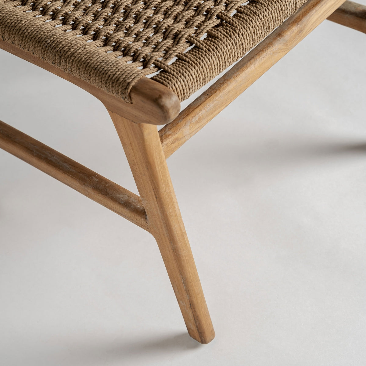 Chaise en bois de teck et fibre naturelle | VICAL Vaduz - Image 5