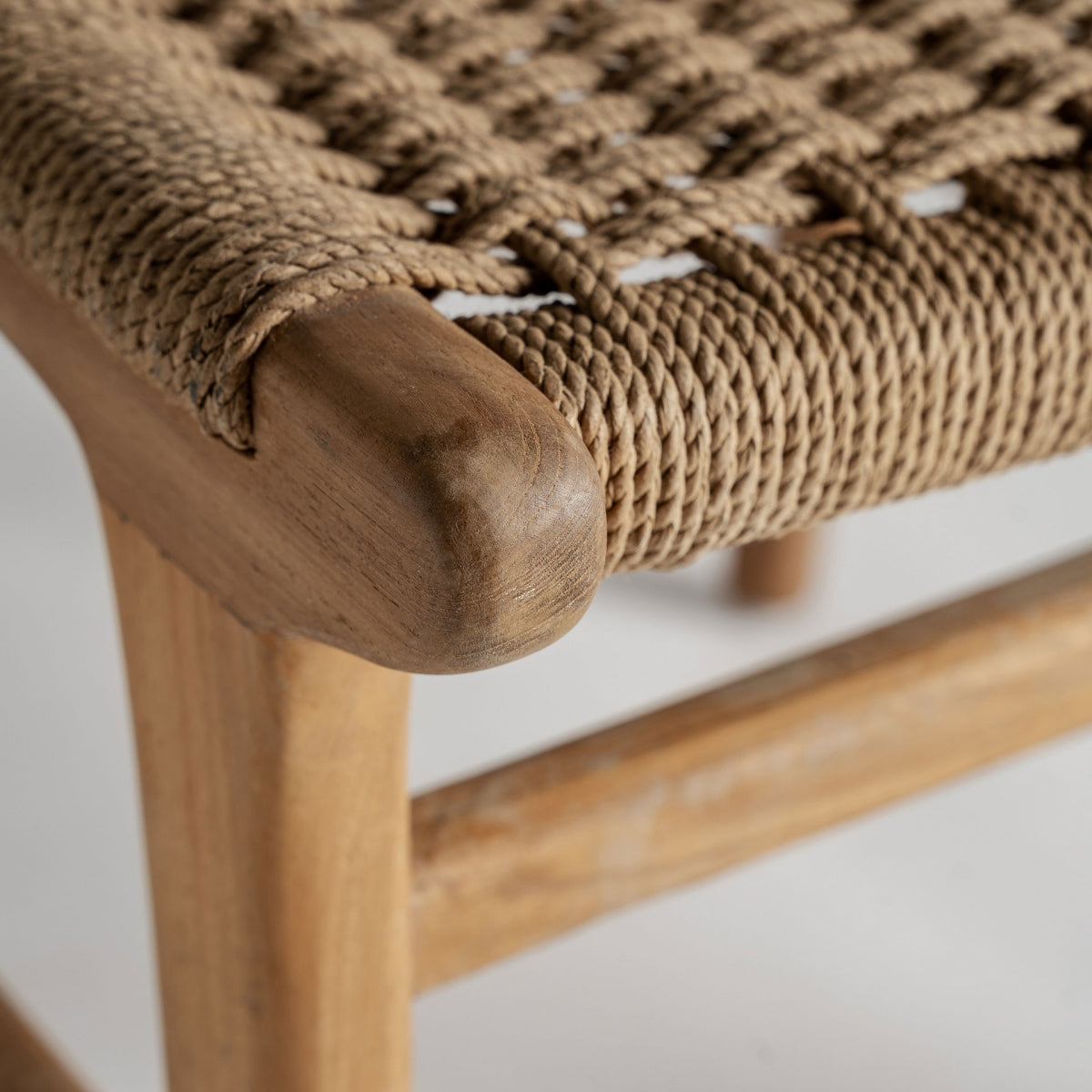 Chaise en bois de teck et fibre naturelle | VICAL Vaduz - Image 6