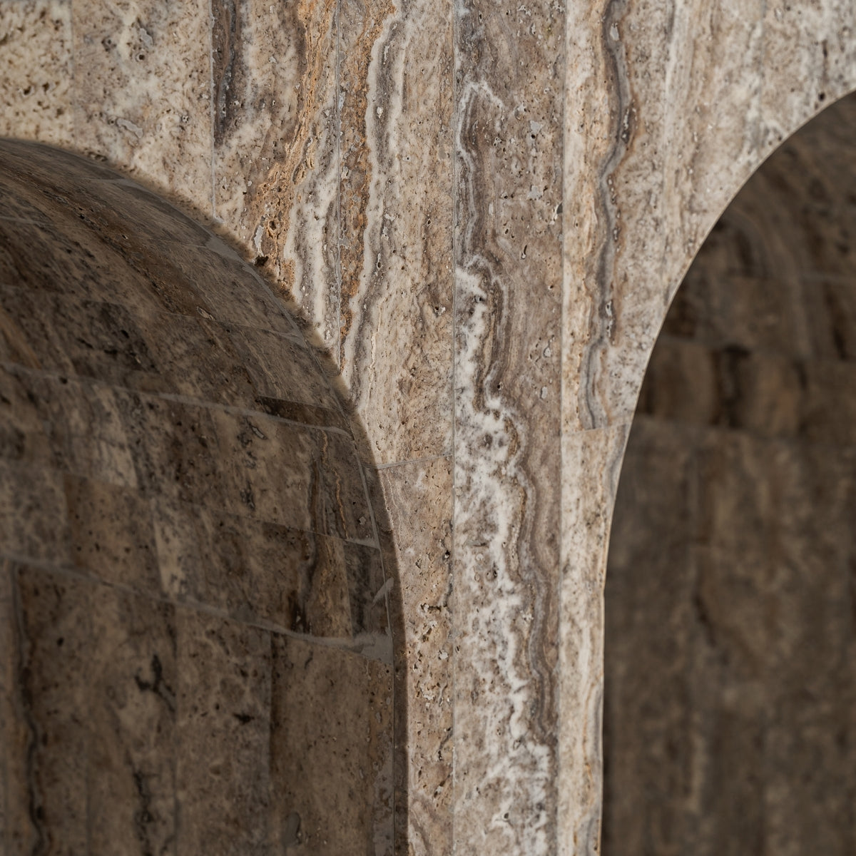 Console en travertin beige | Vical Viaud - Image 4