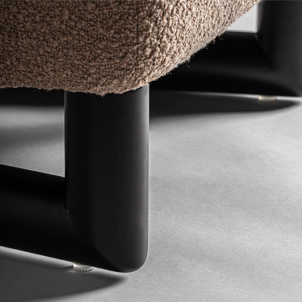 Fauteuil bouclé marron et bois de pin | VICAL Irvin - Image 5