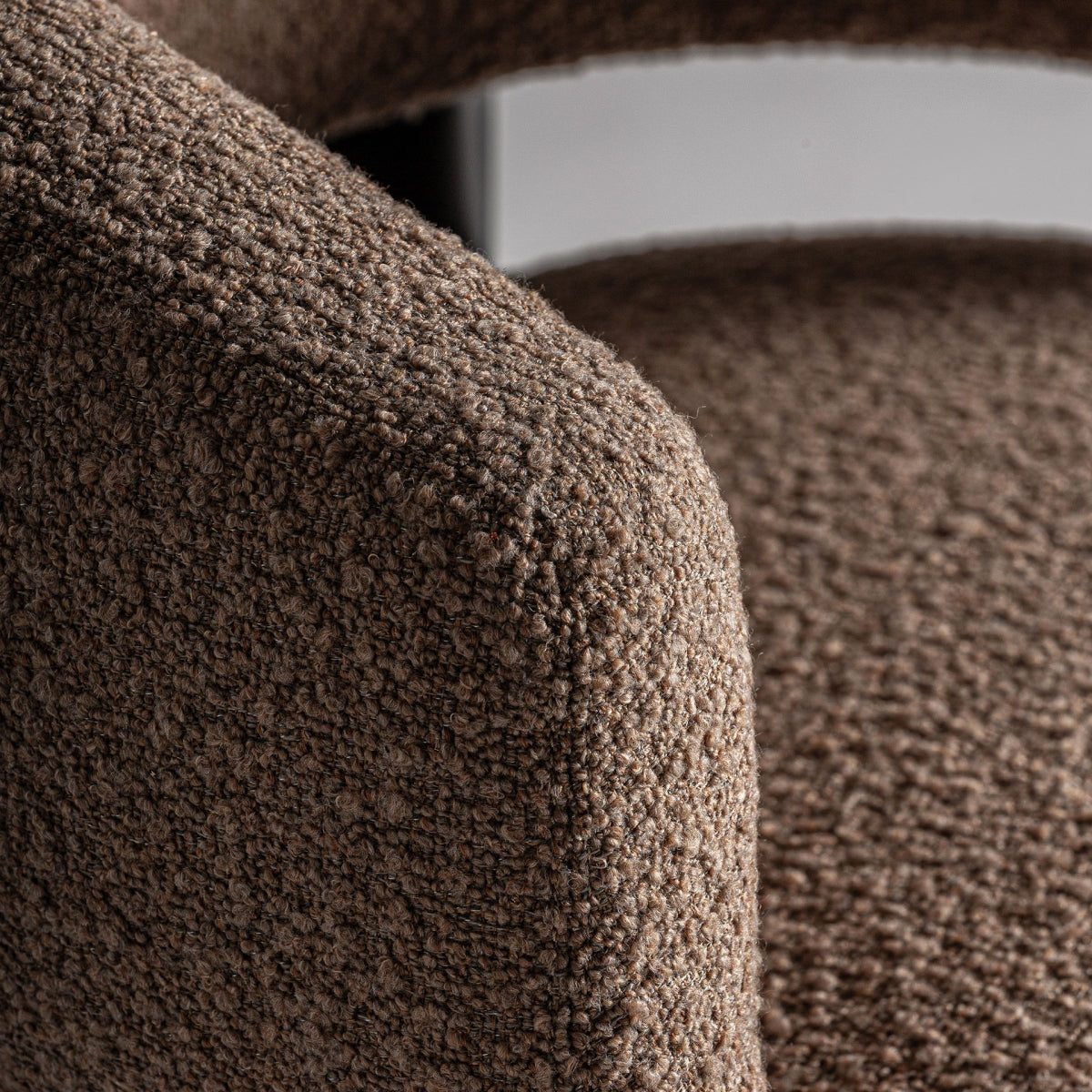 Fauteuil bouclé marron et bois de pin | VICAL Irvin - Image 9