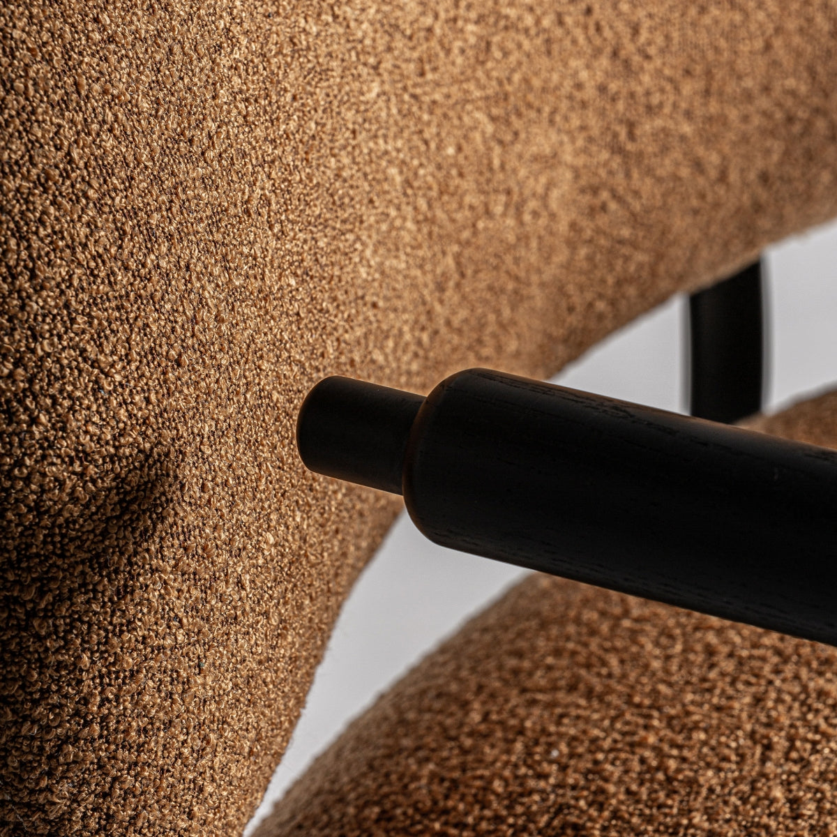Fauteuil bouclé ocre et bois de pin | VICAL Jessie - Image 8