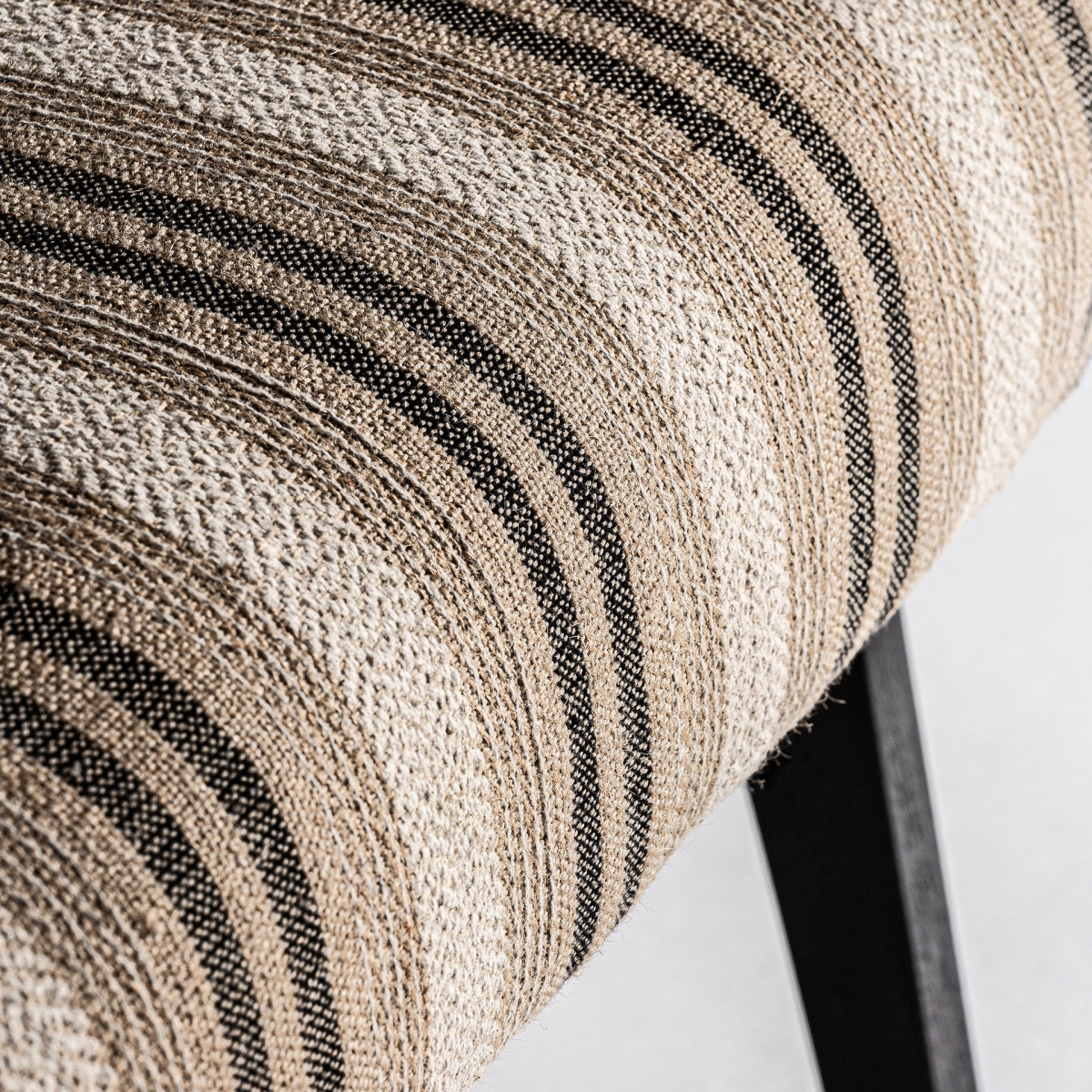 Fauteuil d'appoint en manguier noir | VICAL Nuk - Image 4