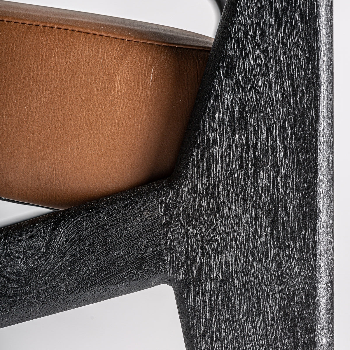 Fauteuil en cuir et bois d'acacia noir | VICAL Beslon - Image 4