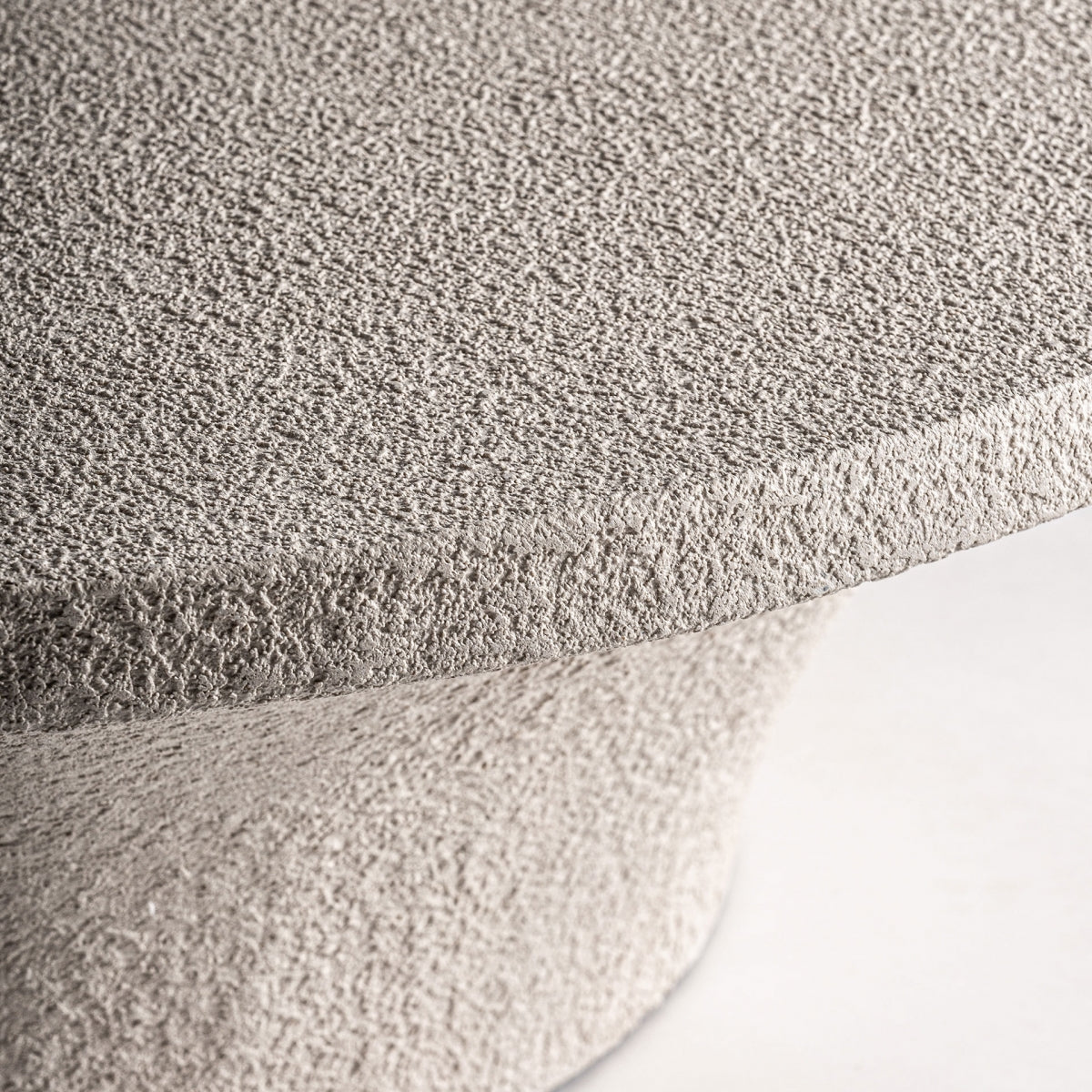 Table basse en ciment blanc cassé | Vical Sion - Image 2