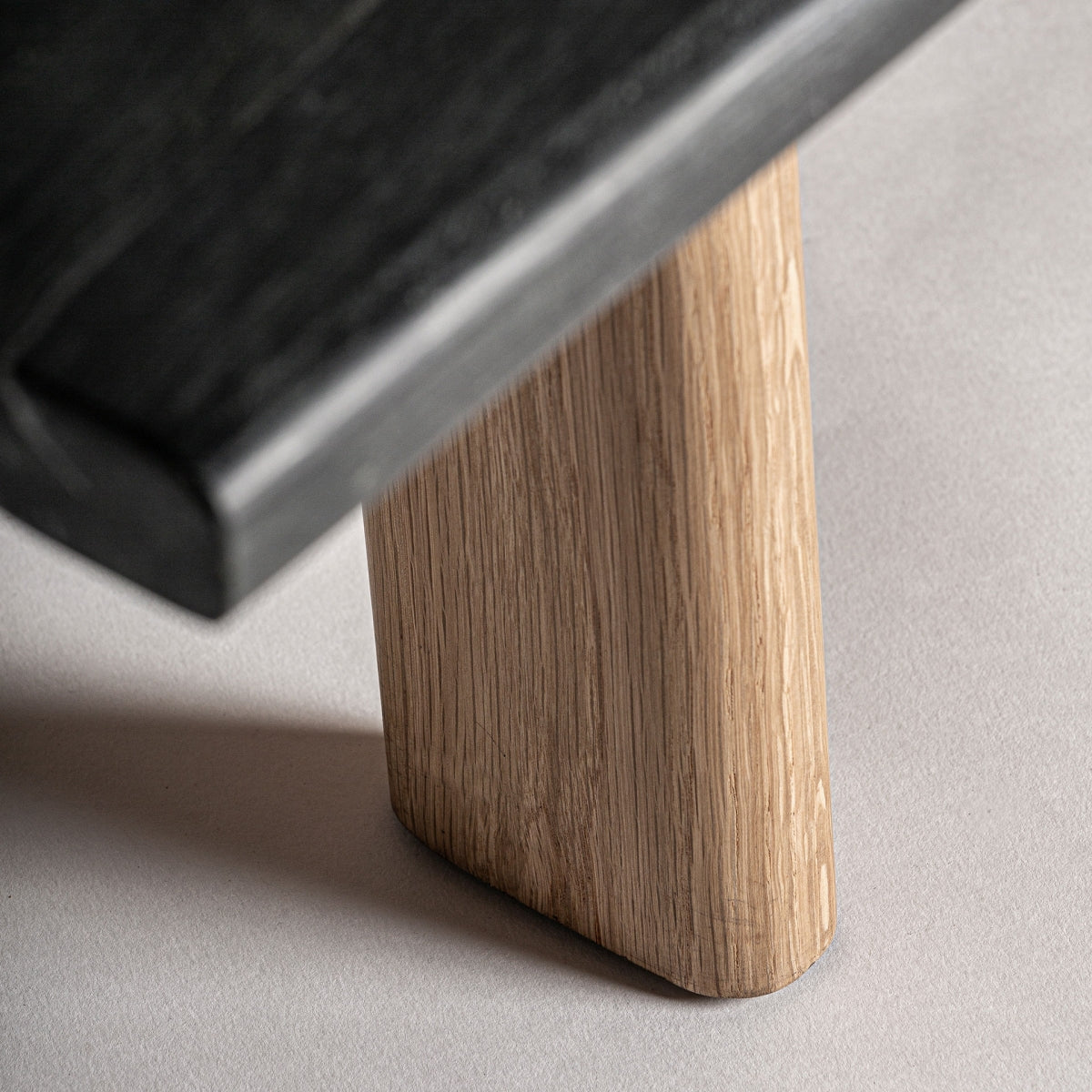Table basse en marbre noir et chêne clair | Vical Nara - Image 5