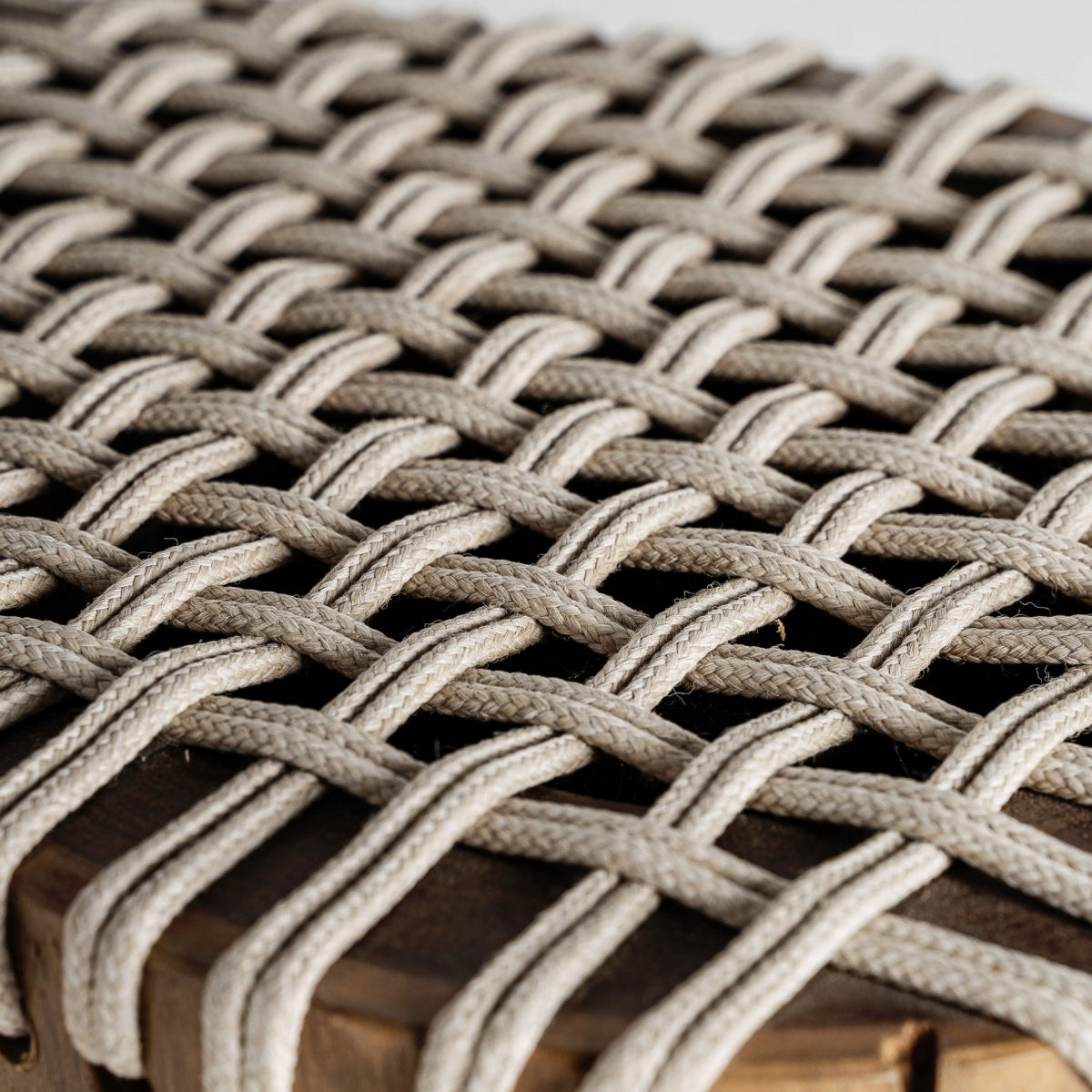 Table d'appoint en bois de suar | VICAL Obernai - Image 3