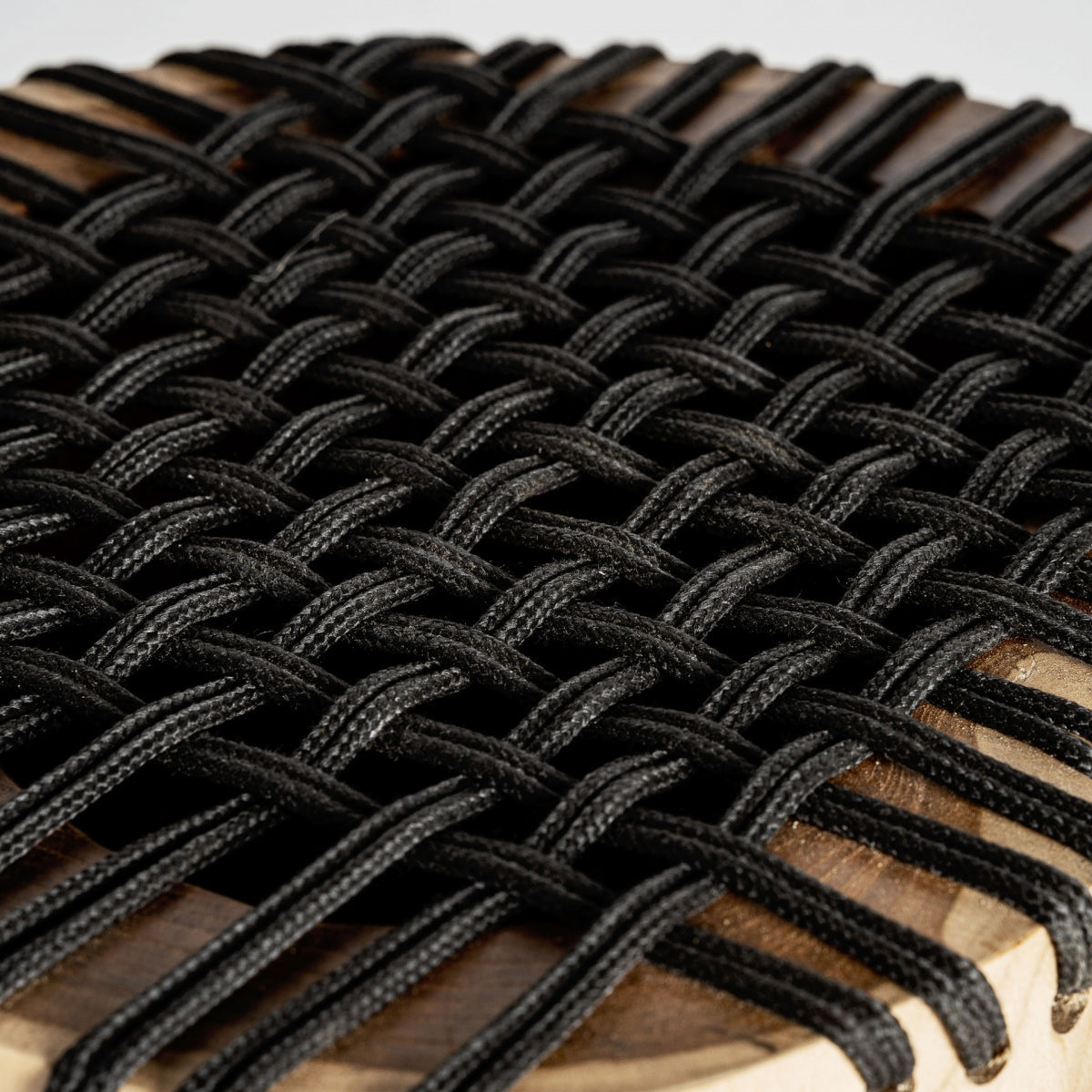 Table d'appoint en bois de suar | VICAL Obernai - Image 3