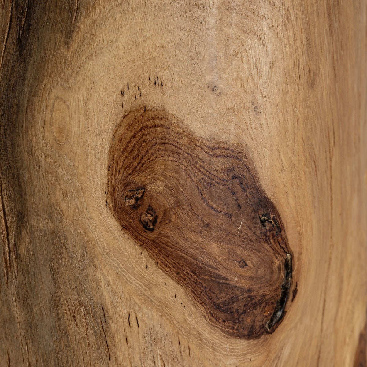 Table d'appoint en bois de suar | VICAL Obernai - Image 4