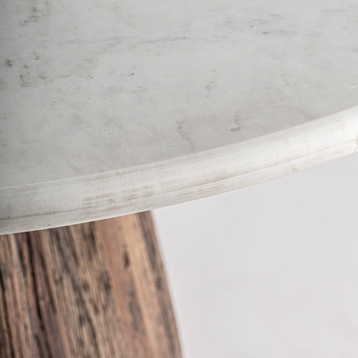 Table d'appoint en bois et marbre blanc | VICAL Skorup - Image 2