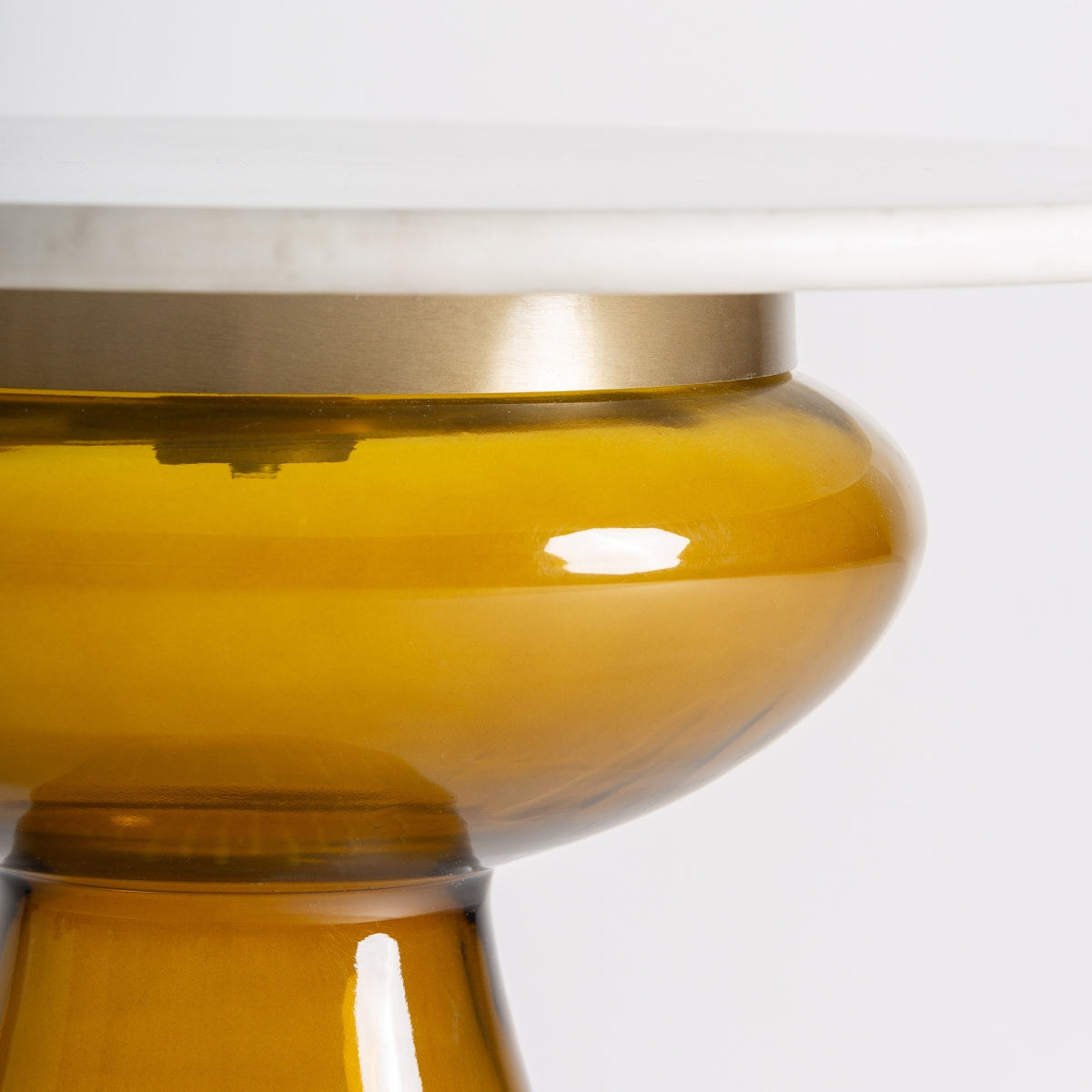 Table d'appoint en verre soufflé jaune | VICAL Dalsbida - Image 2