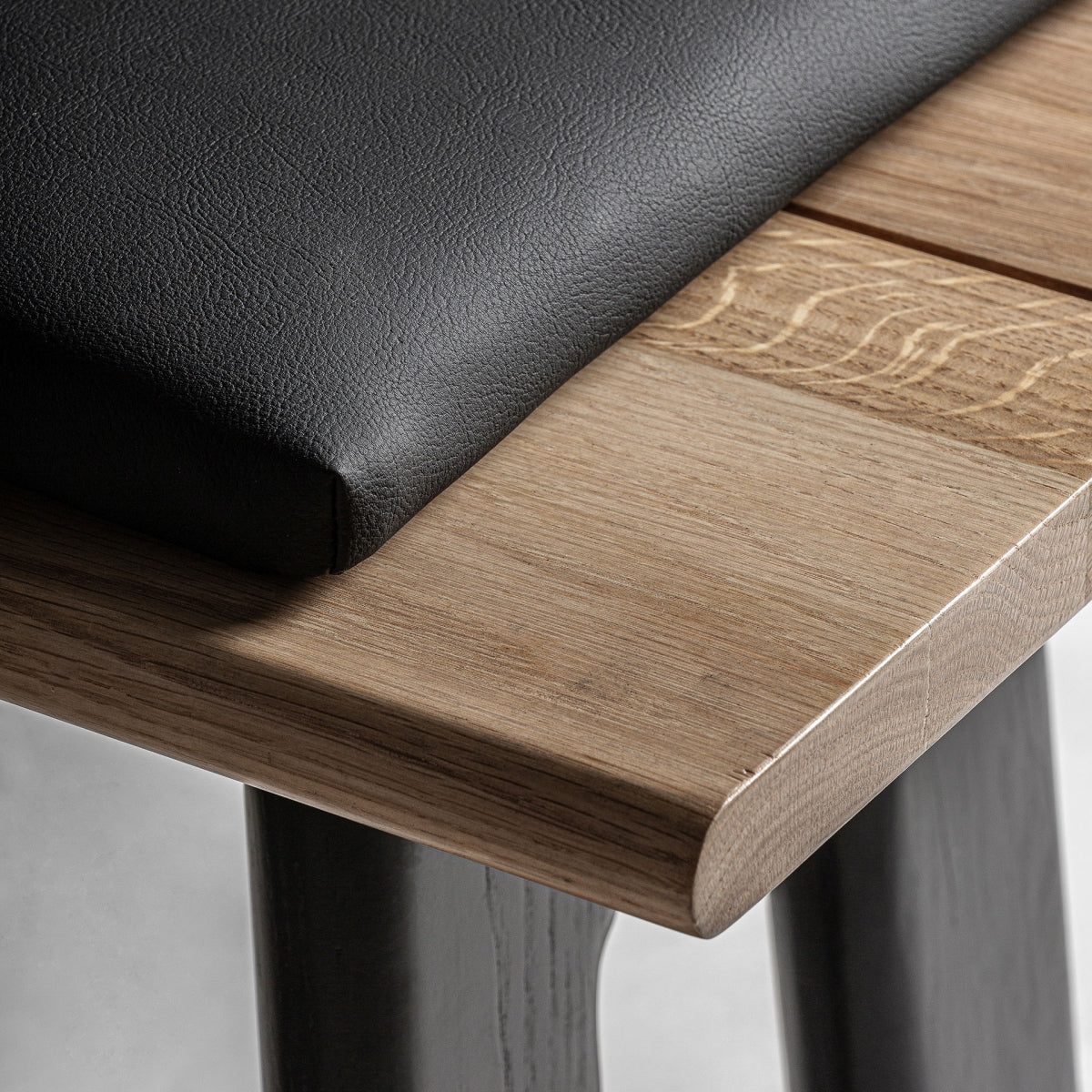 Banc en chêne noir et cuir noir | Vical Nara - Image 4
