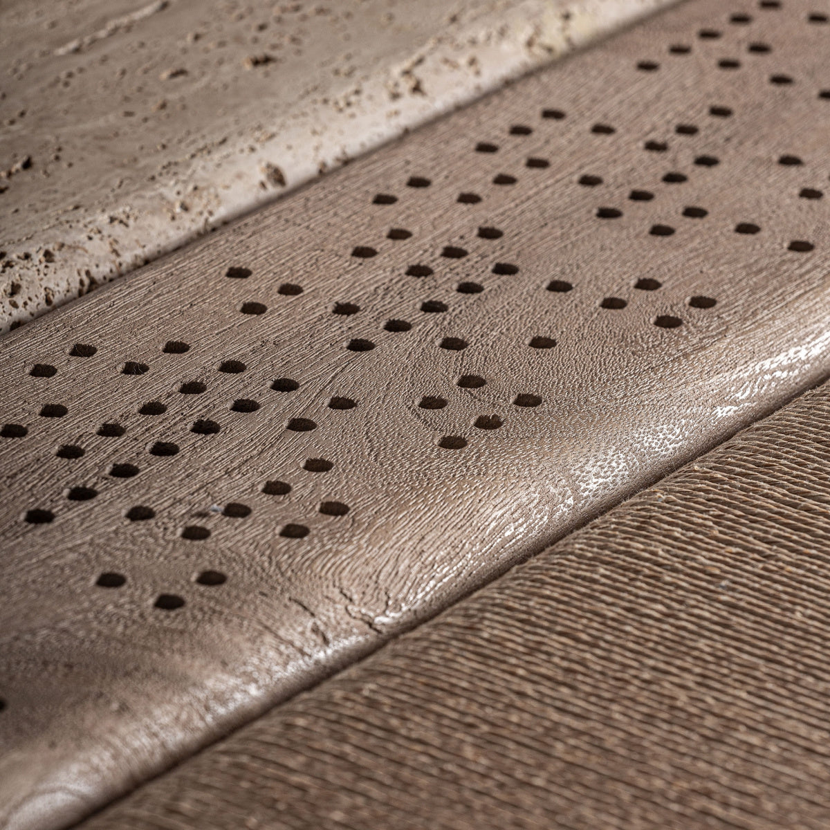Table basse carrée en manguier/travertin | VICAL Jacquard - Image 2